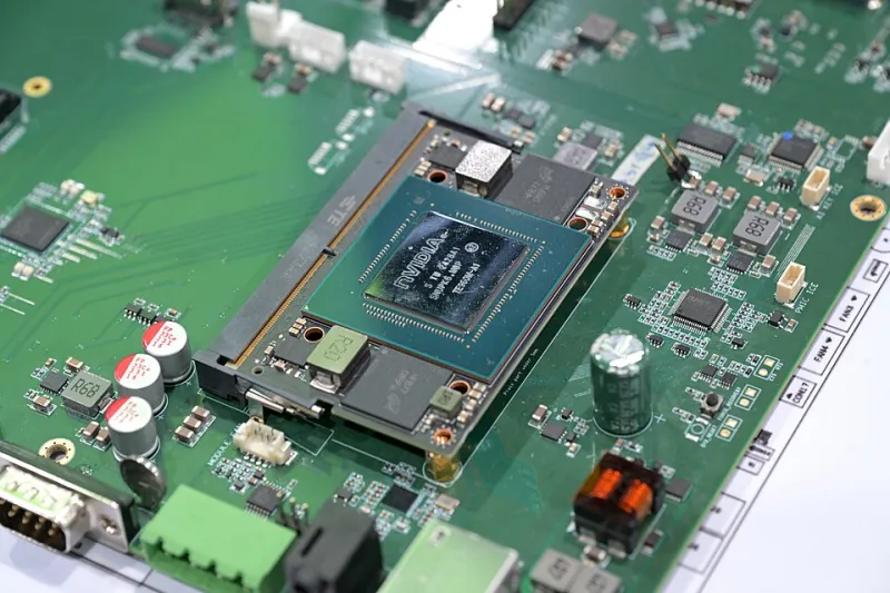 AI sul dispositivo, dati a casa tua: la scommessa italiana sull'edge computing intelligente
