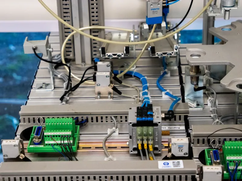 La memoria del futuro si costruisce in Italia: memristori e computing neuromorfico tra laboratori e ambizioni globali